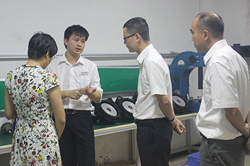 寮步科技局鐘局長及建設銀行鄭行長來我司考察